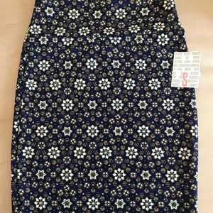Small LuLaRoe Cassie, New